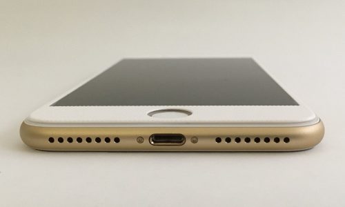 【iPhone7、7 Plus】下部の穴はステレオスピーカーじゃなかったという衝撃！！？